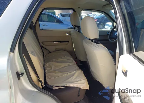 2008 Mazda Tribute S Touring z USA, uszkodzony, nr VIN 4F2CZ06198KM05647